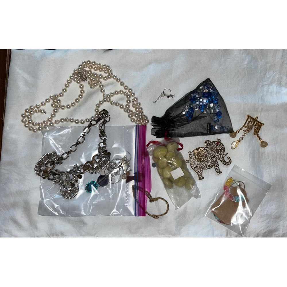 1-2lbs Mix Lot of BROKEN Vintage + Modern Costume‎ Jewelry